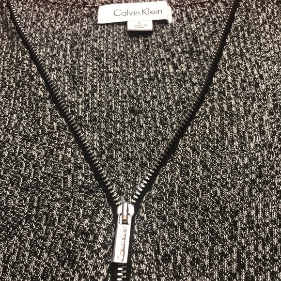 Beautiful Calvin Klein sweater with zip like new - Picture 2 of 3